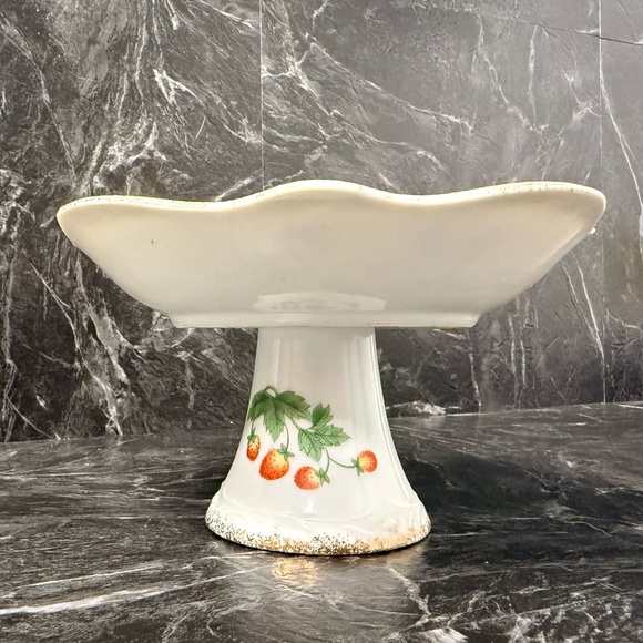 NORLEANS Cake Stand with Strawberries and Butterflies - Picture 13 of 14